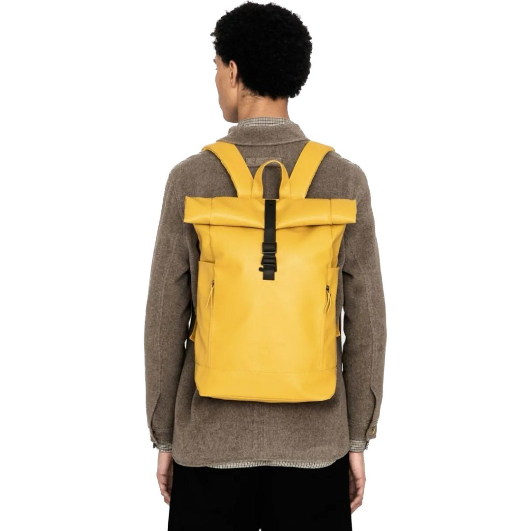 Mochila Gaston Luga Rullen Mostaza/Negro - Image 17